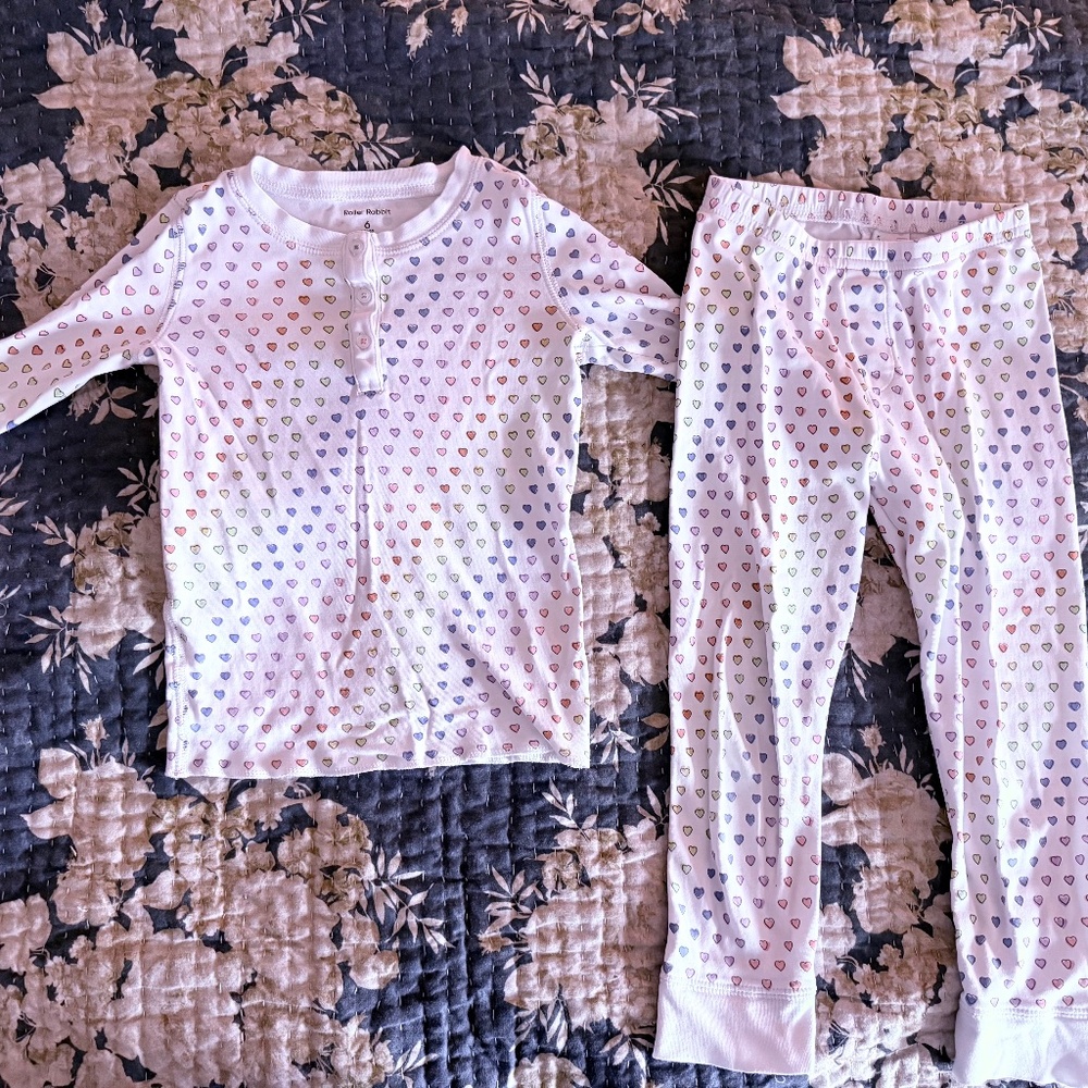 Roller Rabbit girls pajamas rainbow hearts- size 6